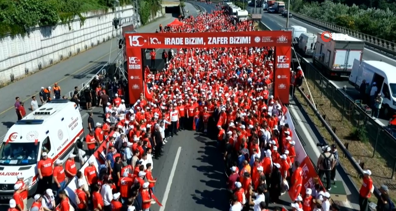 15-temmuz-demokrasi-ve-milli-birlik-gunu-yuruyusu-basladi