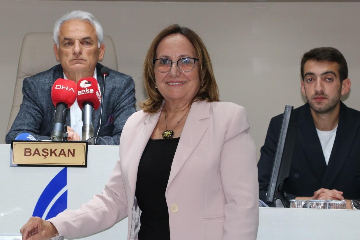guzelbahce-belediyesi-nde-baskanvekili-ayse-akin-oldu