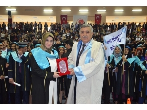 Harran Üniversitesinde Mezuniyet Sevinci