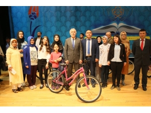 Kütahya’da Ödüllü Kitap Okuma Yarışması