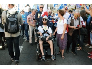 Polonya’da Hükumet Karşıtı Gösteri