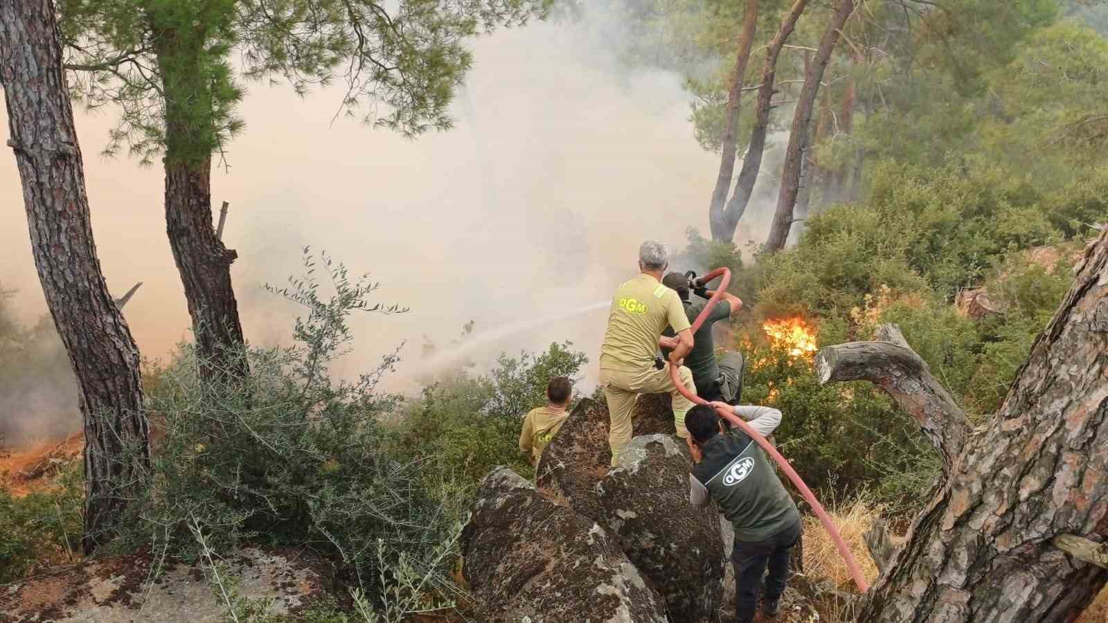 cine-yanginina-mudahale-ikinci-gunde-suruyor