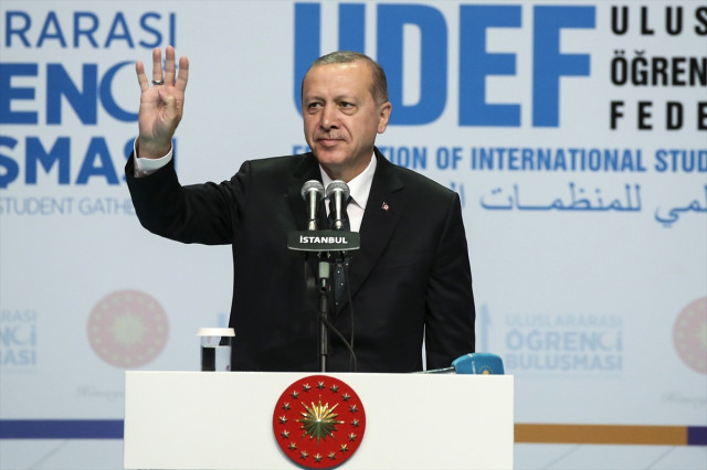 Erdoğan, Yabancı Öğrencilere Çalışma İzni Müjdesi Verdi!