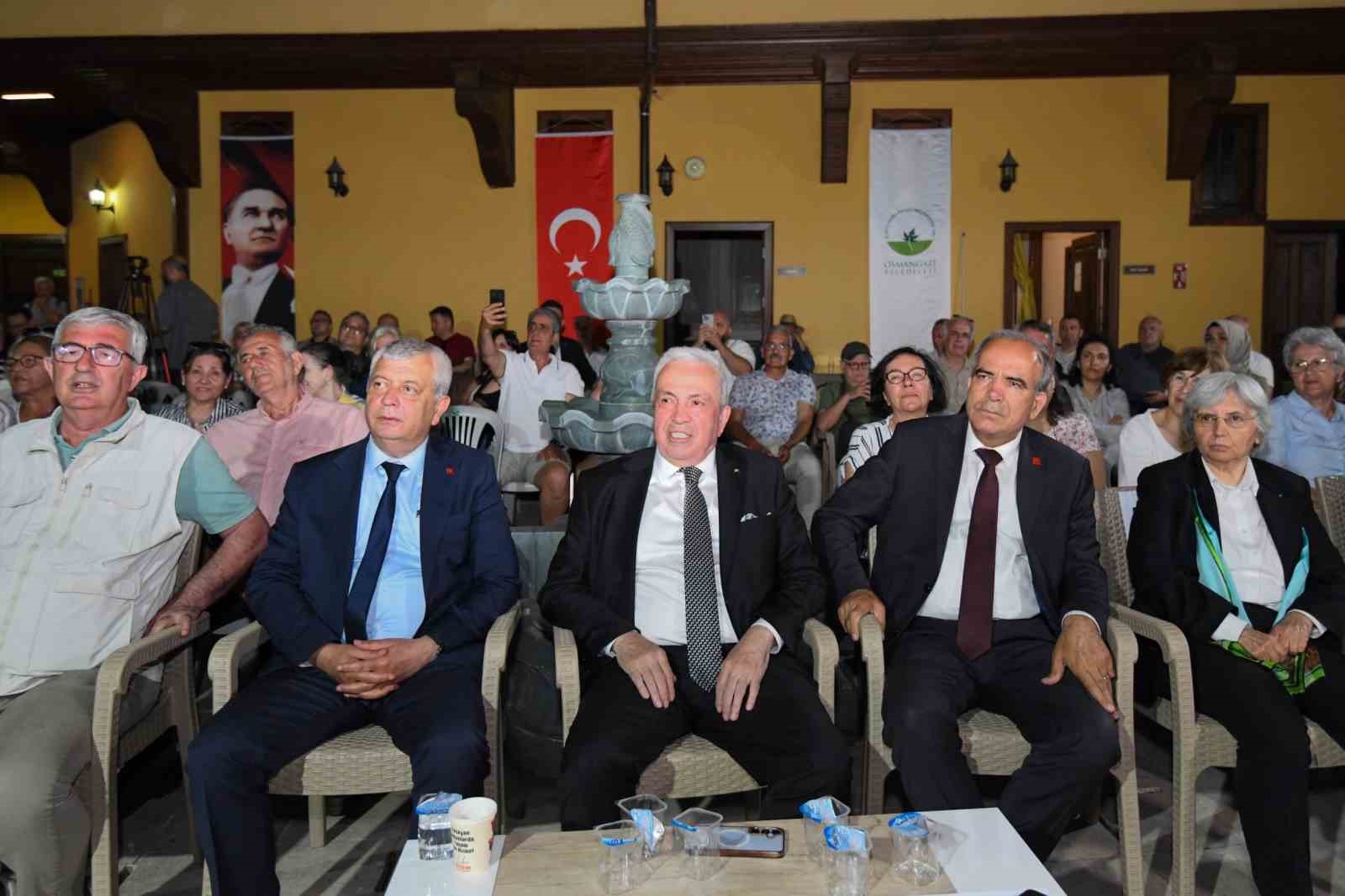 nazim-hikmet-in-dizeleri-sadirvanli-han-da-yankilandi