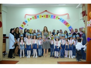 Mink Yürekler Annelerini Çiçek Yağmuruna Tuttu