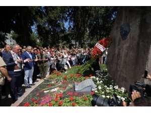 İnce’den Anneler Günü’nde Zübeyde Hanım Ziyareti