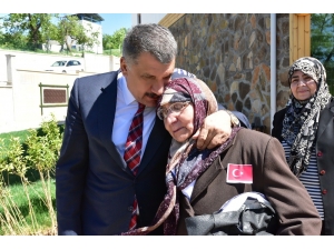 Gürkan’dan Anneler Günü Mesajı