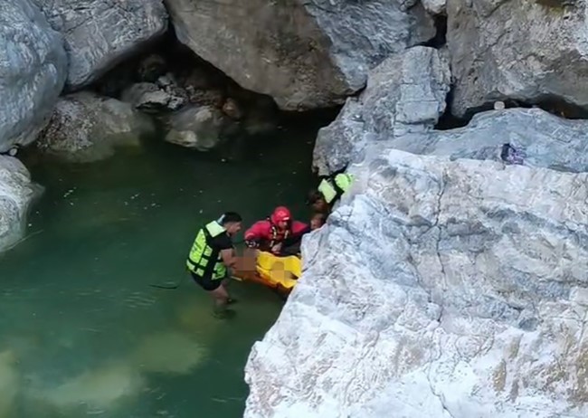ceyhan-nehri-nde-kaybolan-kisinin-cansiz-bedenine-ulasildi