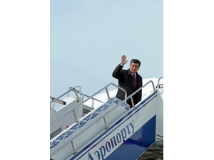 Kırgızistan Devlet Başkanı Ceenbekov Rusya’da