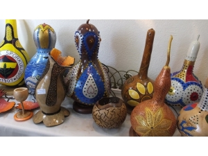 Yaşlı Çift, Kendi Ektikleri Su Kabaklarını Sanat Eserine Çeviriyor