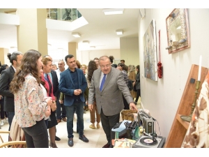 Selçuk’ta “Zamanın Etkisi” İsimli Sergi Açıldı