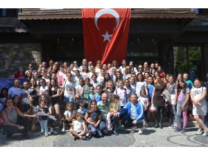 100 Anneyle 100 Kız Sahada Buluştu