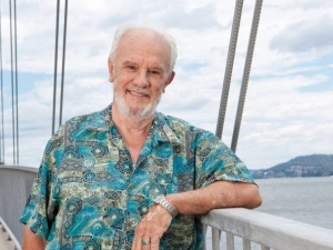 Altın Kollu Adam Emekli Oldu