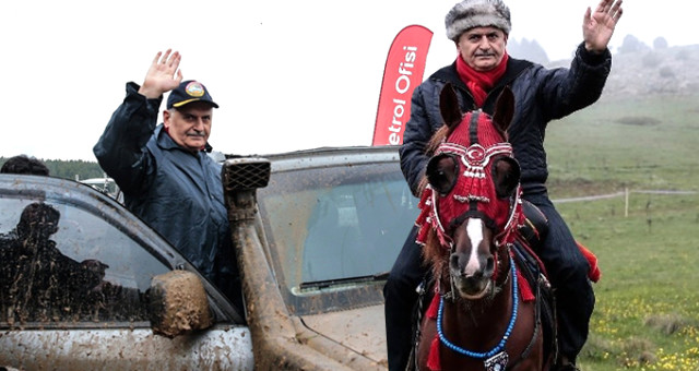 Başbakan Yıldırım Memleketinde Gençlik Festivaline Katılıp Stres Attı