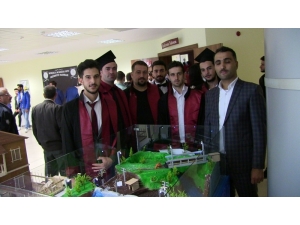 Borçka Acarlar Meslek Yüksekokulunda Mezuniyet Sevinci