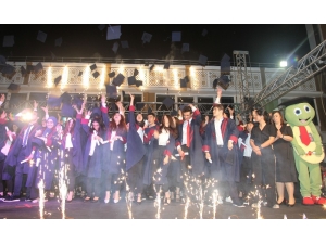 Envar Kolejinde Mezuniyet Coşkusu