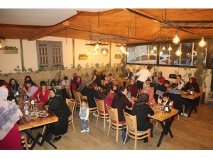 Başkan Özkan’dan Şehit Ve Gazi Annelerine Özel Kutlama