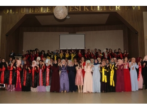 Mezun Olan Öğrencilerini Yazdığı Şiirle Uğurladı