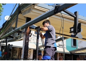 Marmaris’te Kaçak Gölgeliklere Yıkım Kararı