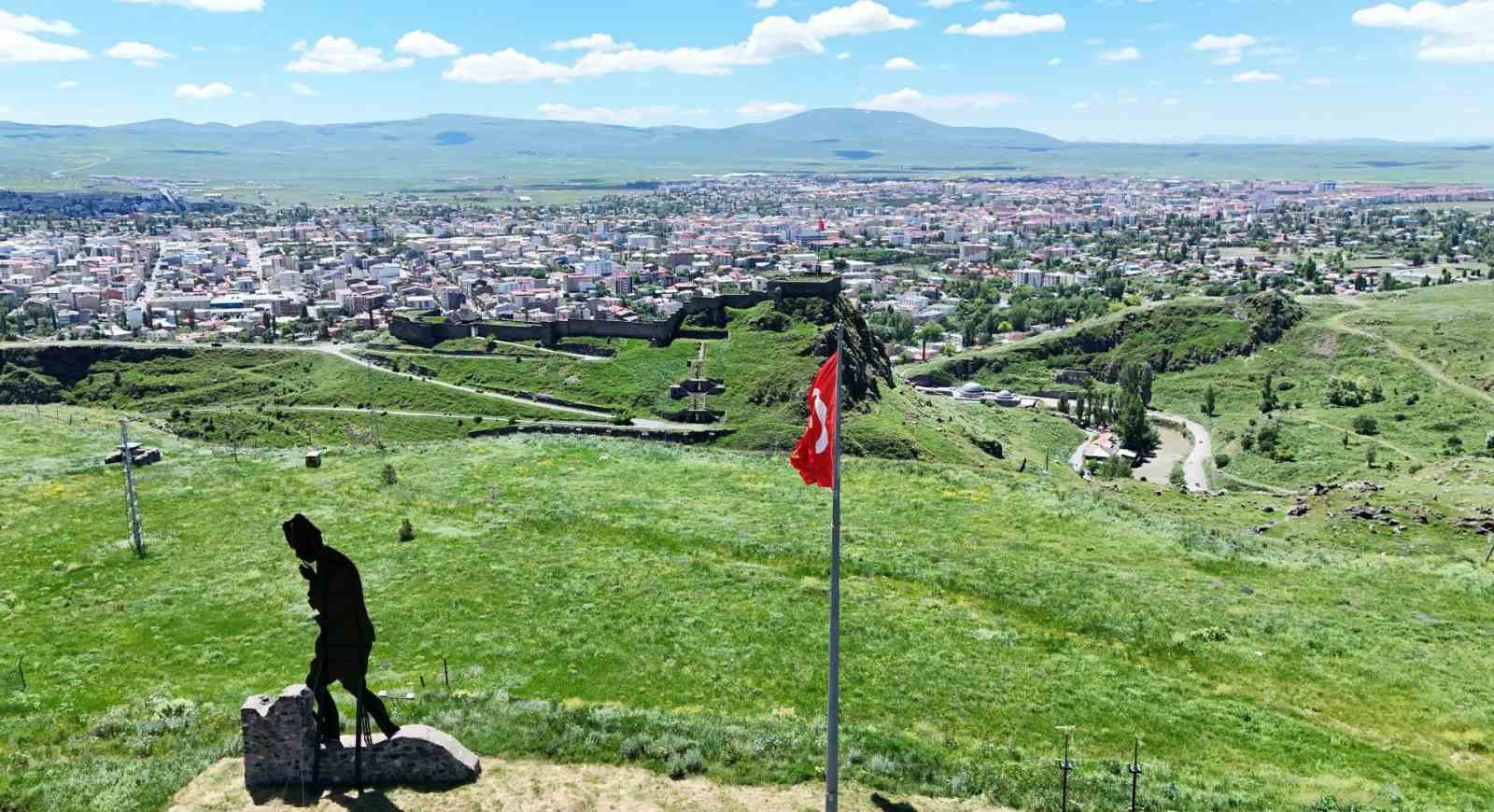 kars-goc-vermeye-devam-ediyor-2025-te-14-bin-201-kisi-ilden-ayrildi