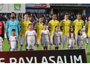 Spor Toto Süper Lig: Karabükspor: 0 - Fenerbahçe: 4 (İlk Yarı)