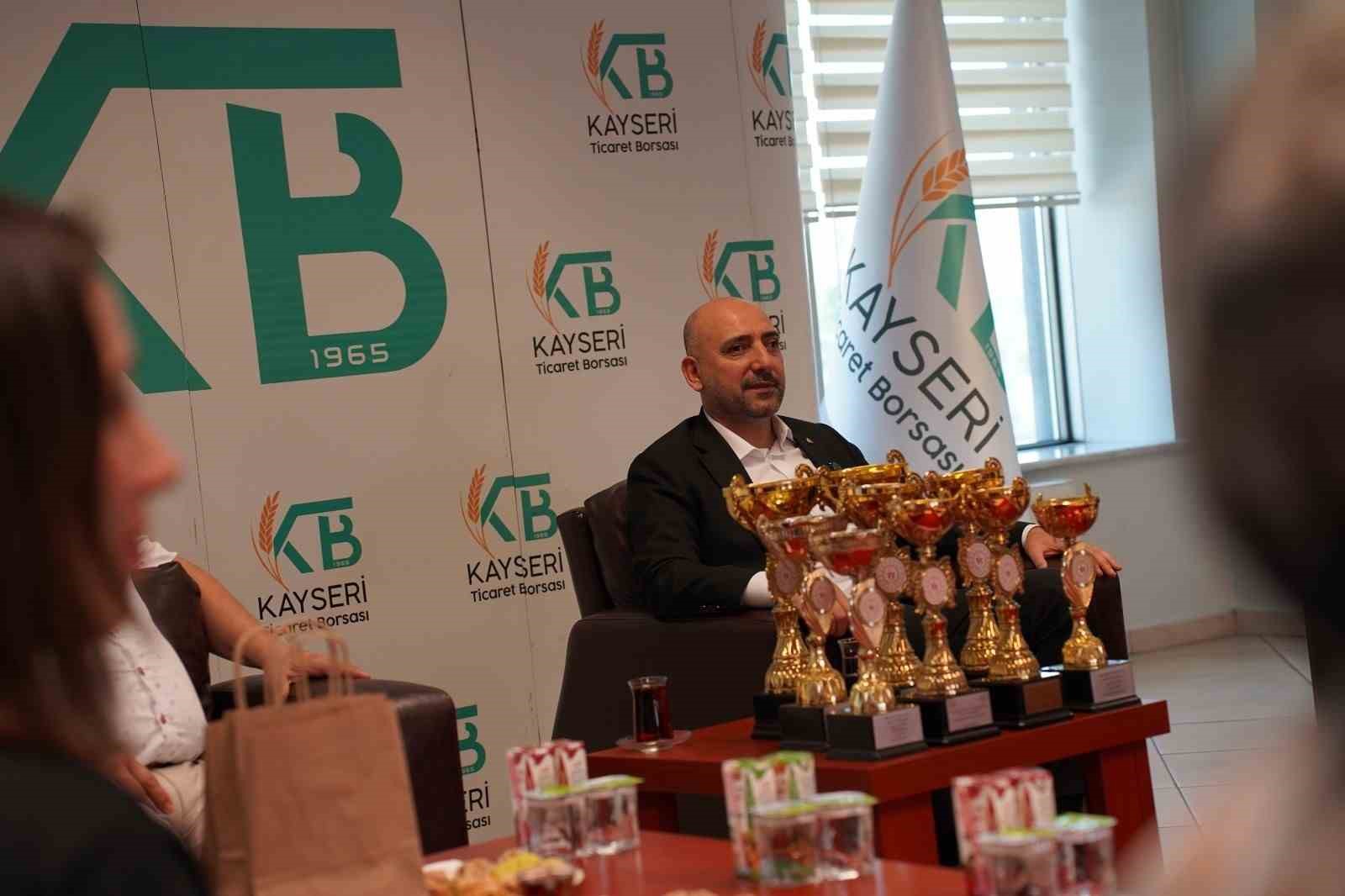 ktb-erva-spor-okulu-sporcularindan-baskan-baglamis-a-ziyaret