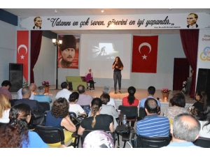 Genç Kalemler Sezon Finalini Şiir Dinletisi İle Yaptı