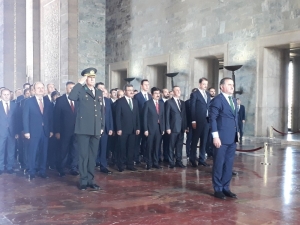 Bakan Osman Aşkın Bak Anıtkabir’de