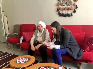 Başkan Yalçın Şehit Annesini Ziyaret Etti