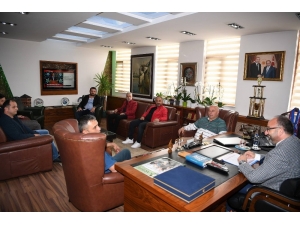 Başkan Üzülmez, Büyük Derbentspor’u Kabul Etti