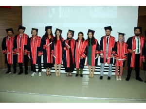 Erü Sanat Tarihi Bölümü’nde 68 Öğrenci Mezuniyet Sevinci Yaşadı