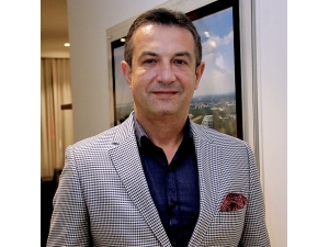 Dr.vecdi Bayramoğlu: “Işıltılı Bakışların Sırrı Işık Dolgusunda”