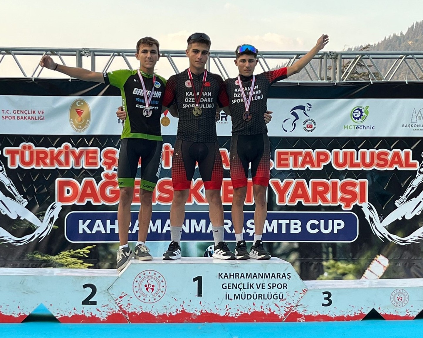 sakaryali-sporcular-3-ayri-branstan-madalyalarla-dondu