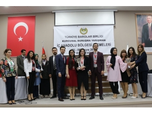 İç Anadolu Bölgesi Birincisi Eskişehir Barosu Stajyerleri