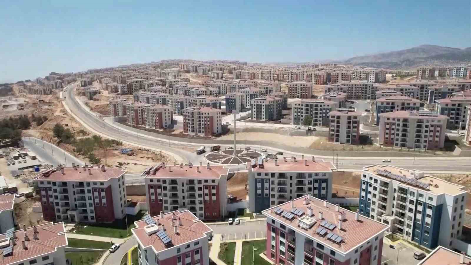 deprem-konutlariyla-yeni-bir-sehir-insa-edildi