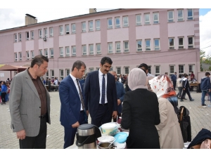 Aşkale’de Yetim Çocuklar Yararına Kermes Düzenlendi