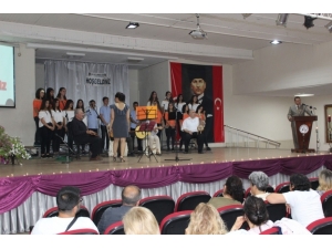 Burhaniye’de Türkü Gecesi Coşkusu Yaşandı