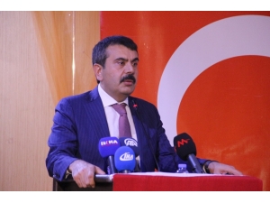 Türkiye’de 2 Milyon 300 Bin Kişi Okuma Yazma Bilmiyor