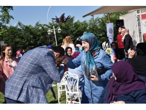 Başkan Ayaz, Anneler Günü’nde Başiskeleli Anneler İle Bir Araya Geldi