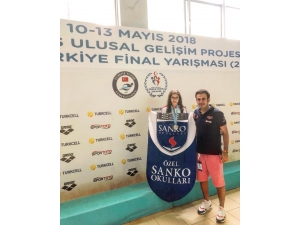 Sanko Okulları Yüzücüsü Beril Öztürk Türkiye İkincisi Oldu