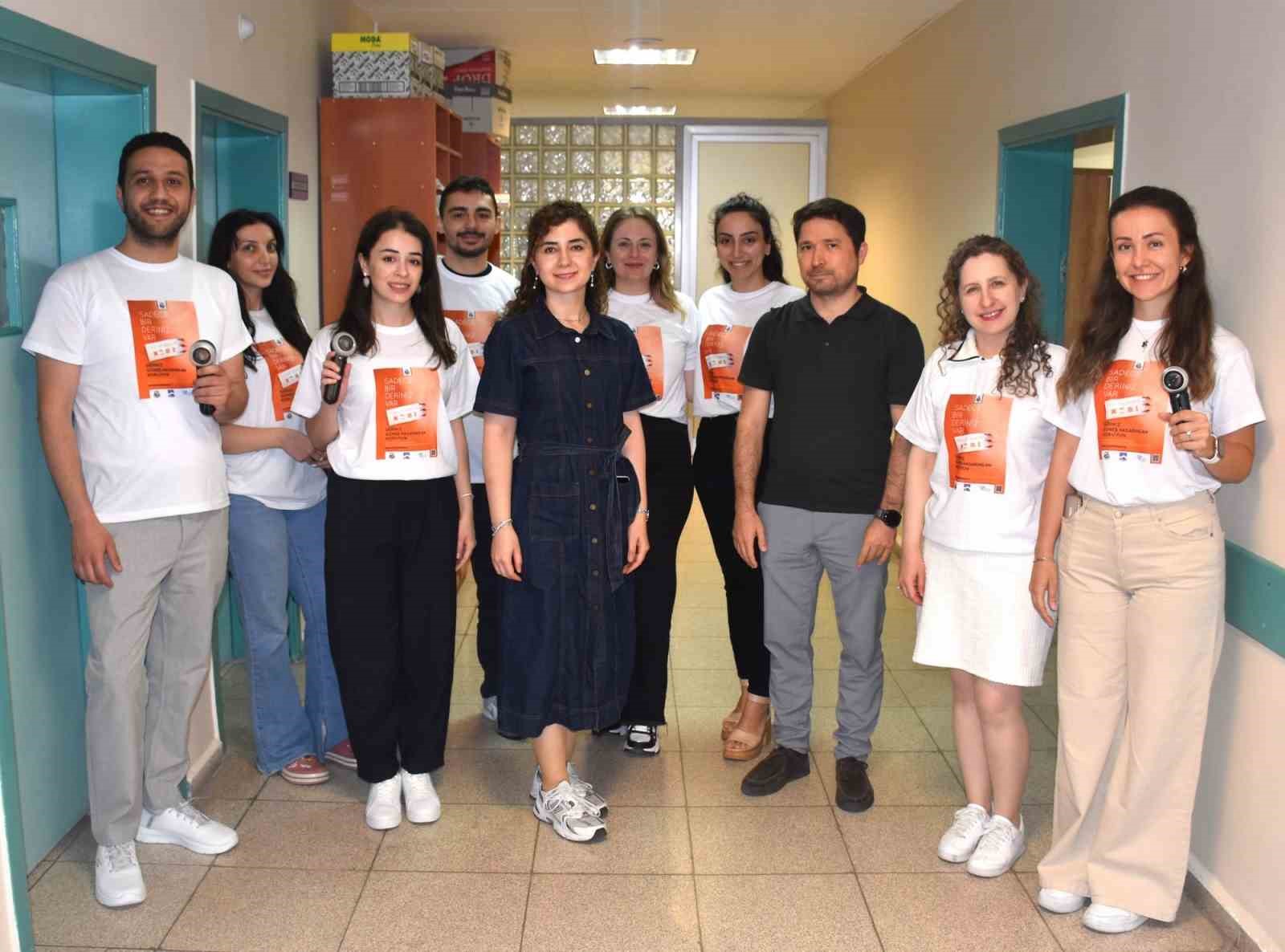 esogu-hastanesi-nde-hastalar-ve-hasta-yakinlarina-deri-kanseri-taramasi-yapildi