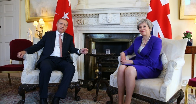 Cumhurbaşkanı Erdoğan, İngiltere Başbakanı May Ile Bir Araya Geldi