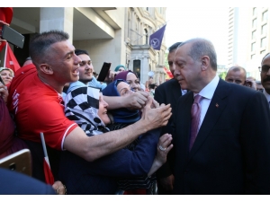 Cumhurbaşkanı Erdoğan’a Londra’da Sevgi Seli