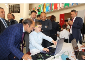 İlkokul Öğrencileri Bilgisayar Oyunları Tasarladı