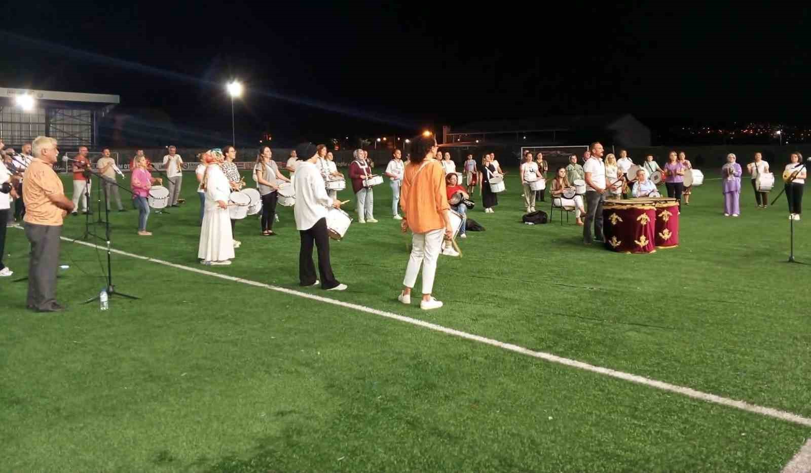 kadin-bandosu-ve-dritim-grubu-ilk-kez-sahne-alacak