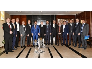 Ankaragücü Zafer Sevincini Başkan Tuna İle Paylaştı