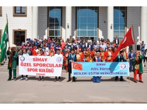 Simav Özel Eğitim Mesleki Eğitim Merkezi Okulu İlk Mezunlarını Verdi