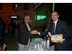 Teravih Namazı Sonrası Osmanlı Şerbeti Ve Lokum İkramı