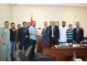 Şampiyon Gaün Hastanesi