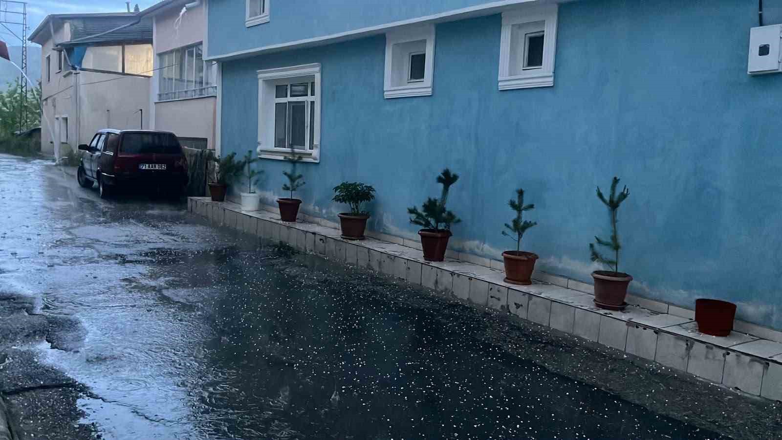 bayburt-ta-kisa-sureli-dolu-etkili-oldu